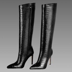 Elegant Black Croc-Embossed Heeled Boots